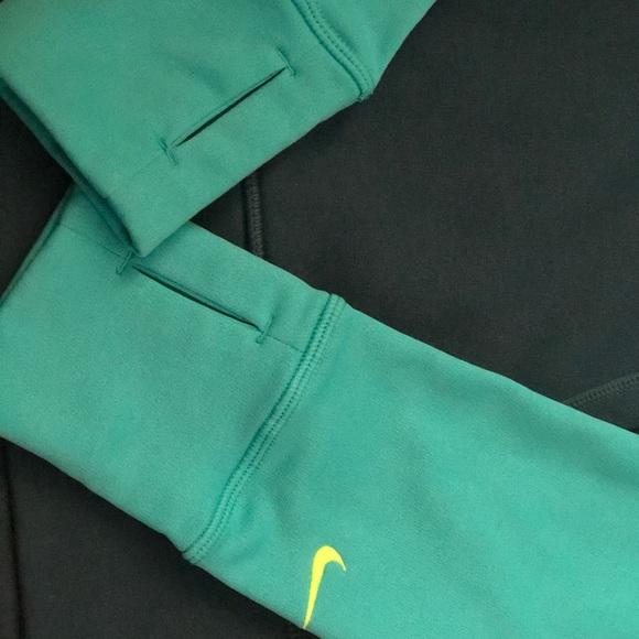 Nike Therma-Fit hoodie - Picture 4 of 4